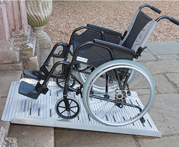 all-mobility-pedana-fissa-disabili-in-carrozzina.jpg