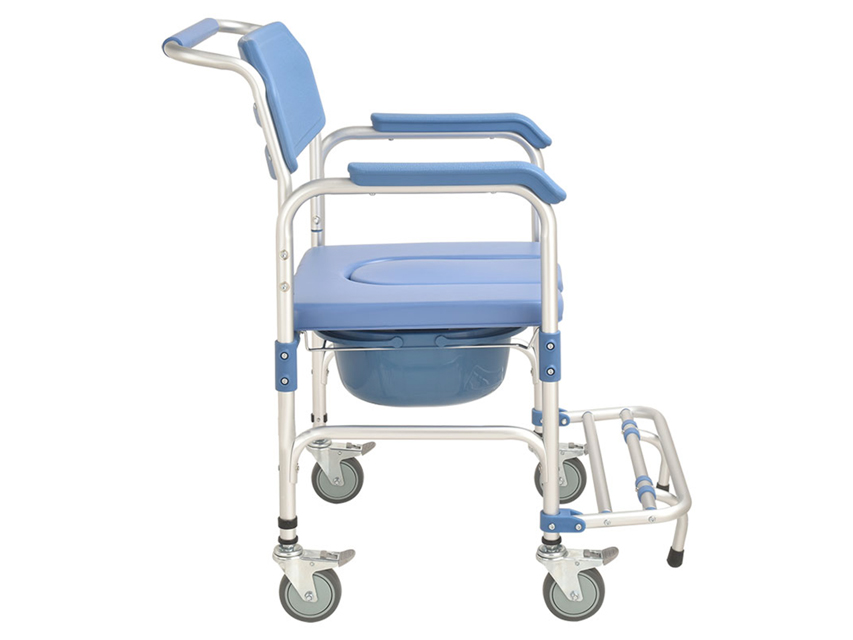 gm43196-sedia-rotelle-comoda-gima-con-poggiapiedi-fisso.jpg